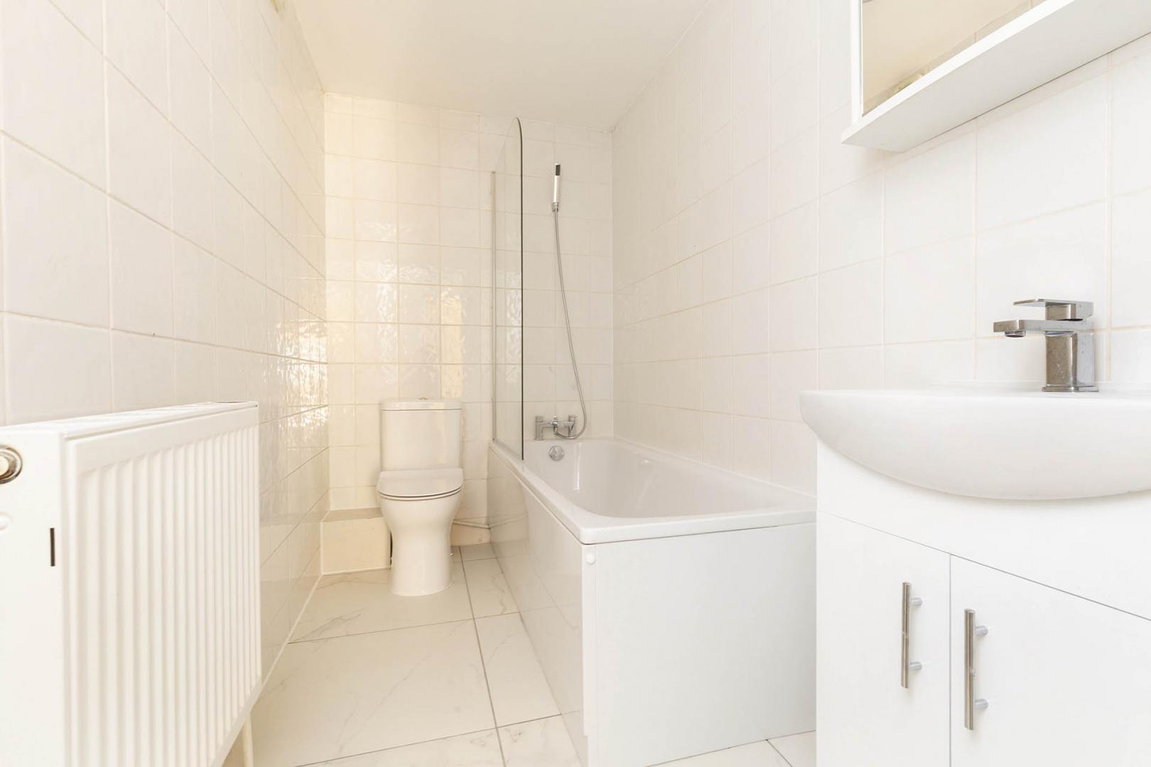 Grand home with off street parking Holden Road, North Finchley